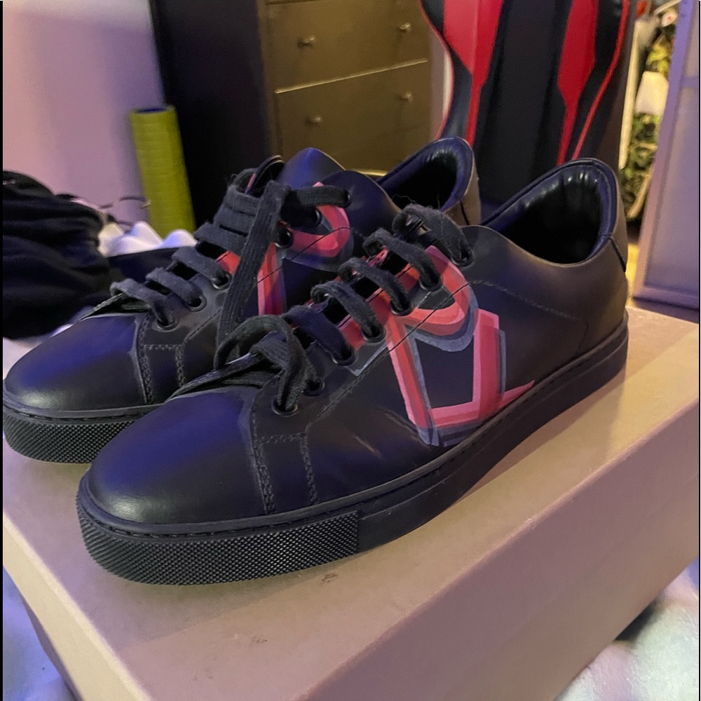 black burberry sneakers, Very good condition, only worn once, size 7 US with box